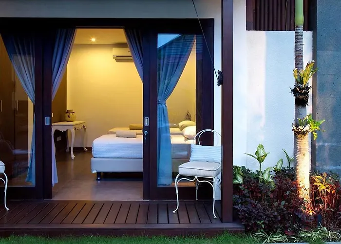 Villa Coklat 3br With Pool, Seminyak