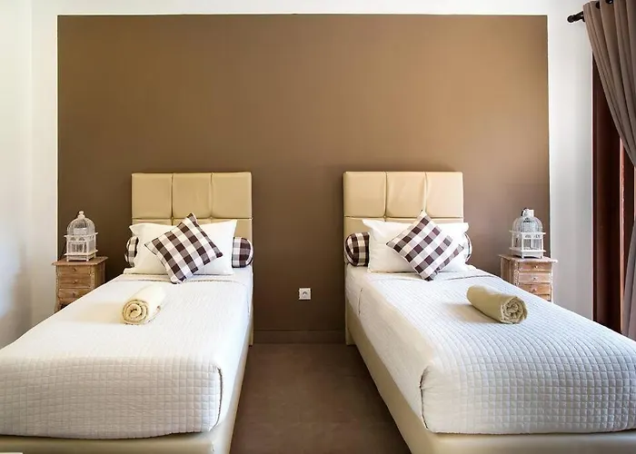 Coklat 3br With Pool, Villa *