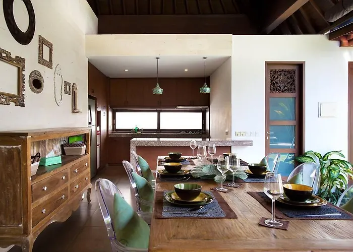 Coklat 3br With Pool, Seminyak
